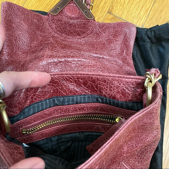 NEW Pour La Victoire crossbody with chain strap - Picture 5 of 7